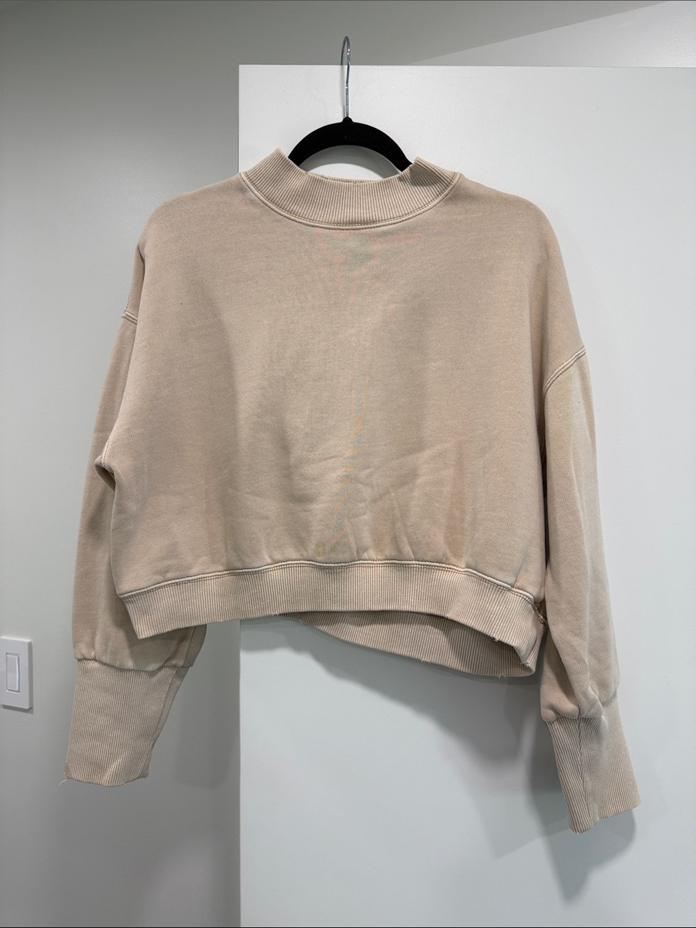 We the free - free people- distressed Cropped Crewneck Sweatshirt in Light Beige